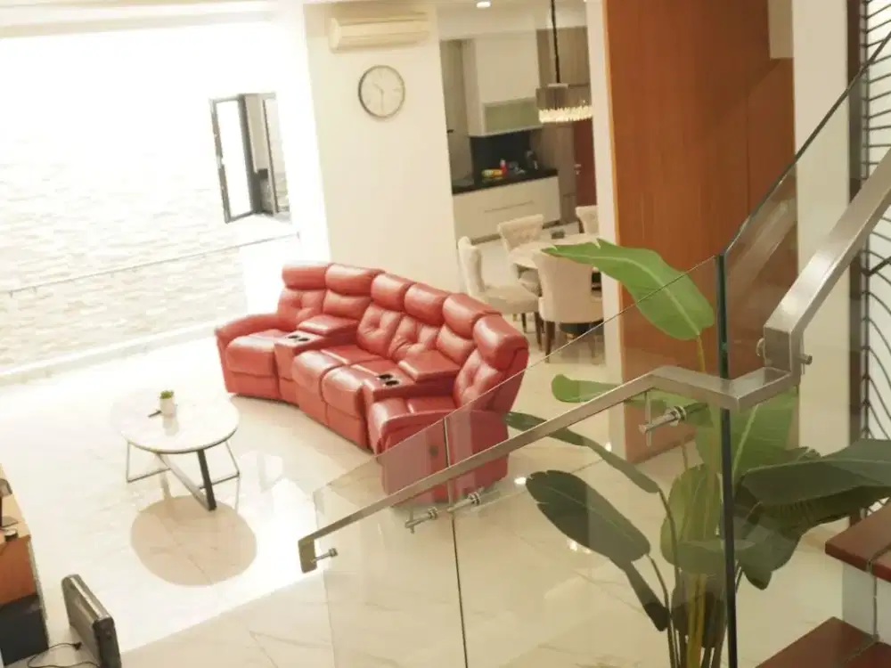 DIJUAL CEPAT RUMAH MINIMALIS DI LAYAR PERMAI PIK 1, JAKARTA UTARA!