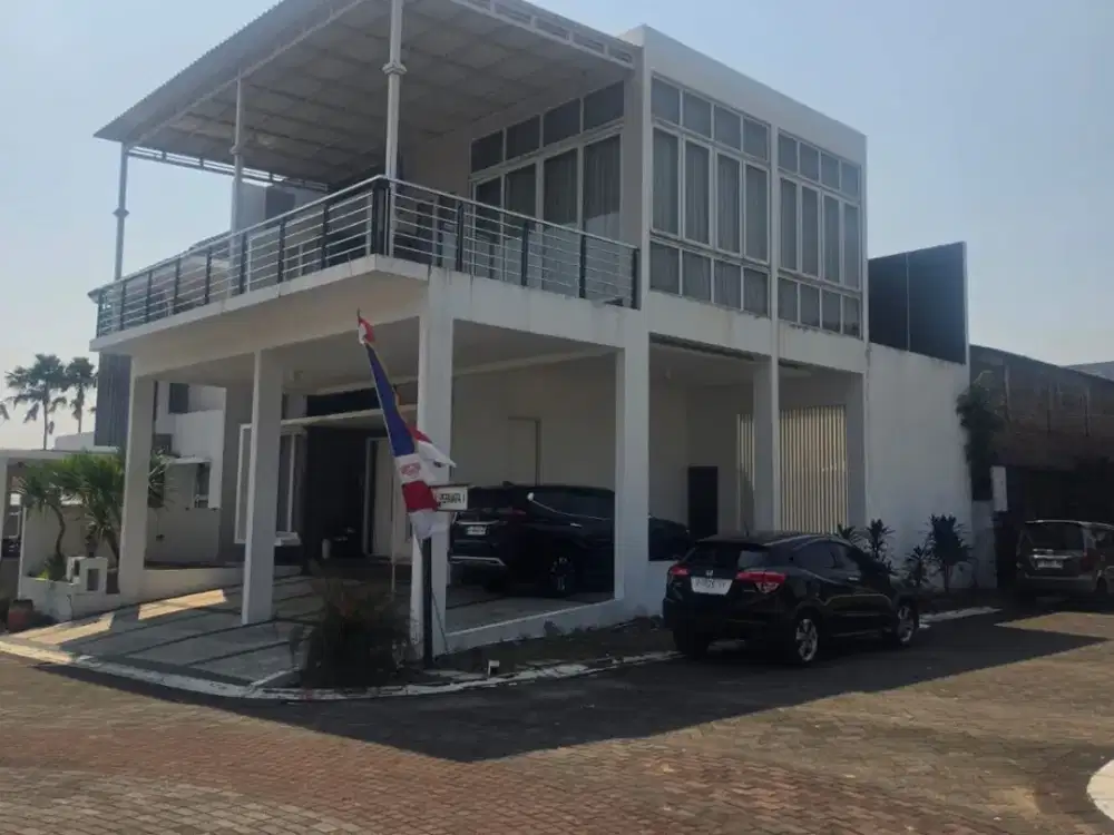 Dijual Cepat! Rumah Bagus 2 Lantai di Ngaliyan Semarang Full Furnished Dekat Kampus UIN Walisongo, Unika, Soegijapranata, RS Permata Medika, Starbucks