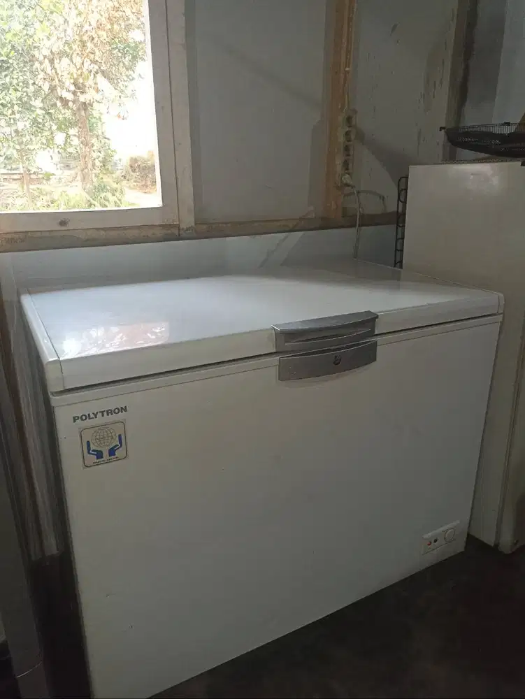 Freezer 300lt Polytron