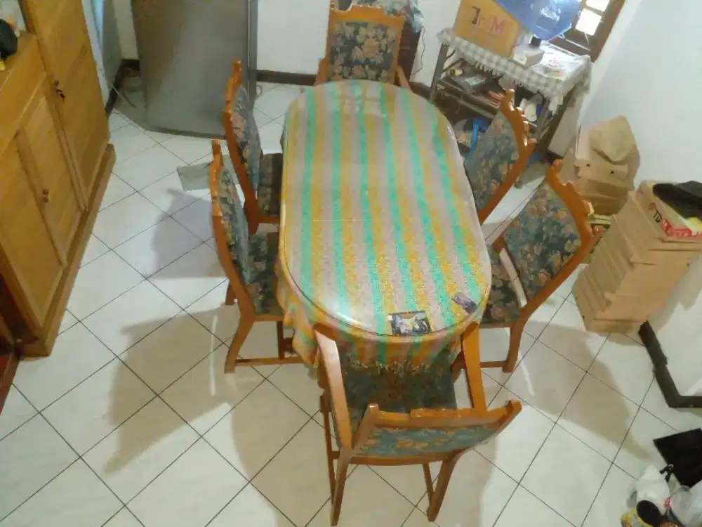 1 set meja makan Jati Jepara