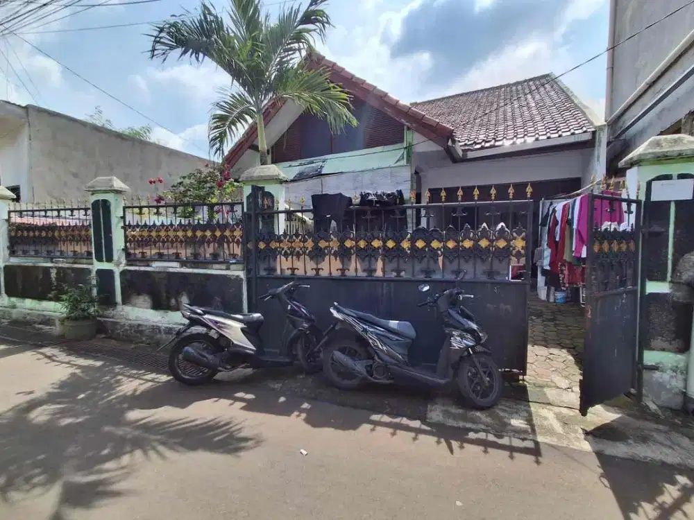 Dijual cepat rumah lama di Jagakarsa  10 menit ke kampus UI