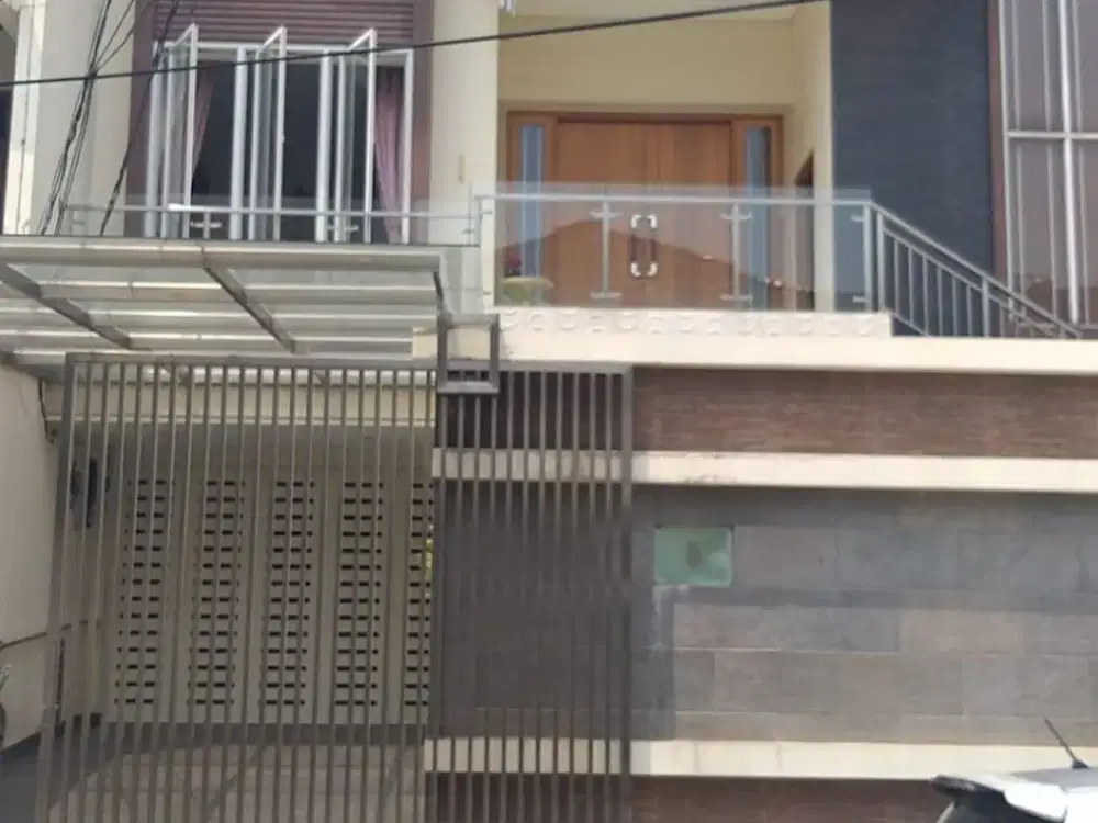 Bisa KPR Dijual rumah pluit ukuran 230m2 / 10x23 jarang ada semi furnish