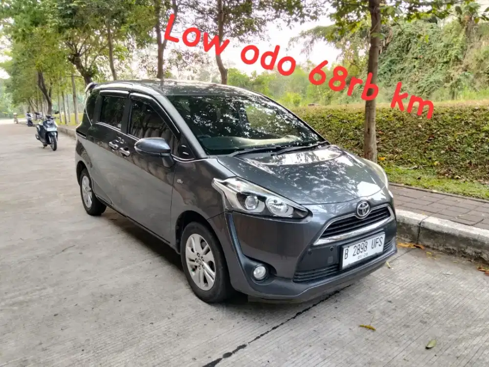 Toyota Sienta 2017 Manual Grey
