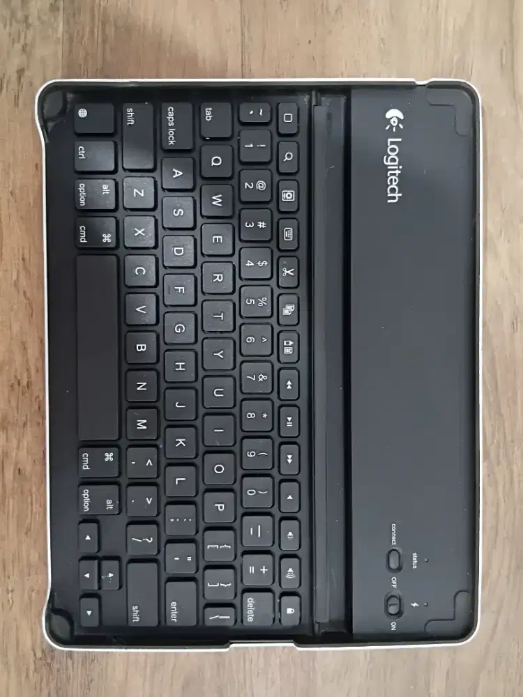 Second Logitech Zagg Bluetooth Keyboard Y-R0023 for iPad 2/3/4