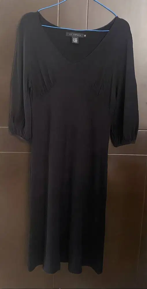 DRESS ET CETERA – HITAM – SIZE L - PRELOVED