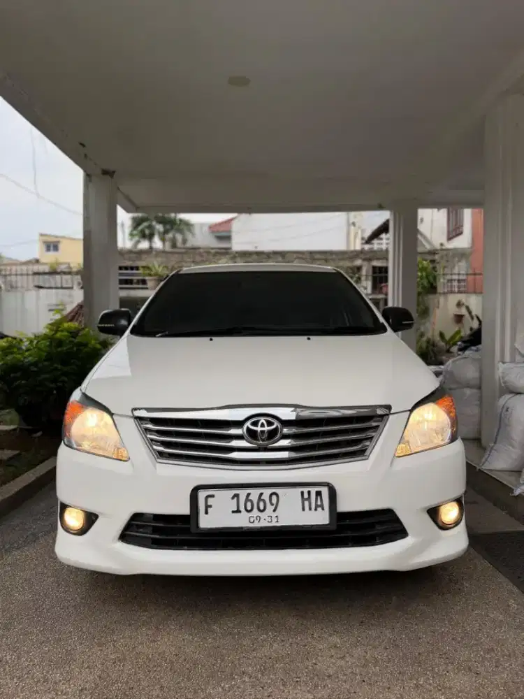 Kijang Innova 2.0g automatic bensin 2013