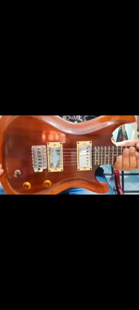 Jual gitar listrik mulus, genta. (Kwalitas good dan sudah langka)
