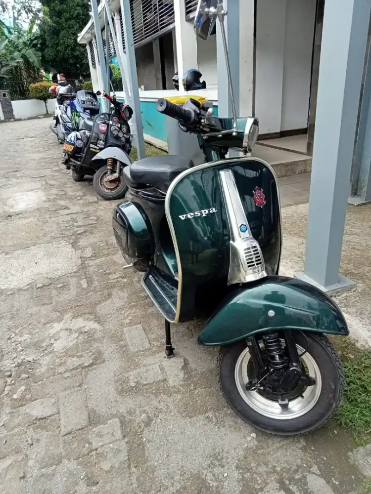 Vespa PTS 90 warna hijau 4 speed