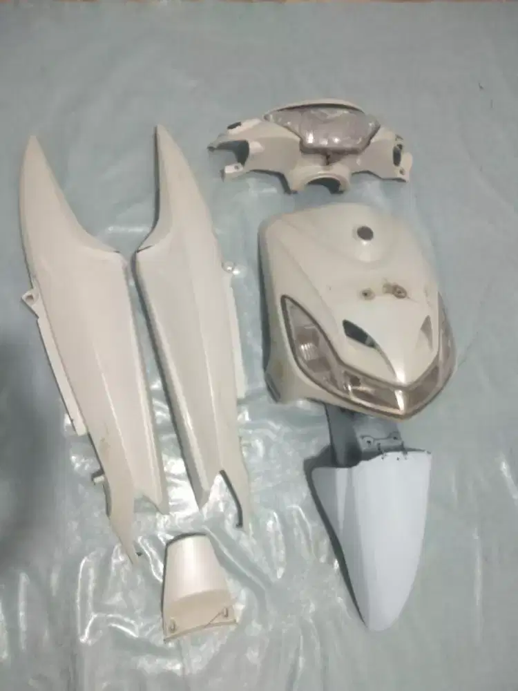 Fullset bodi ori bawaan mio smile kasar dan halus asli putih