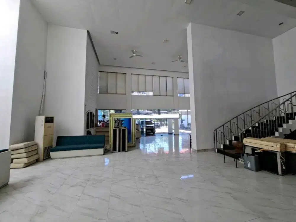 RON.A3233 RUMAH USAHA JEMURSARI SURABAYA LOKASI LUAS, COCOK UNTUK USAHA
