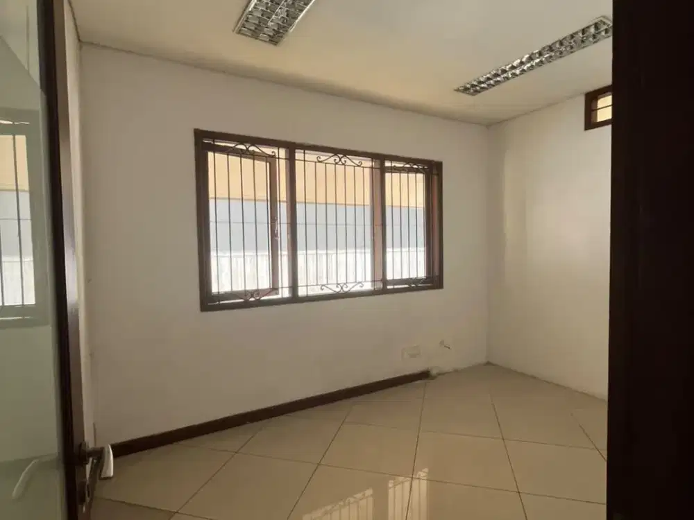 TERMURAH DISEWAKAN BANGUNAN KOMERSIAL COCOK UNTUK KANTOR DI MAINROAD DAGO BANDUNG