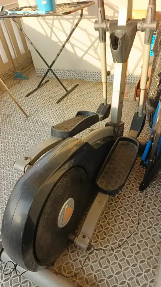 Alat fitness sepeda statis elliptical bike