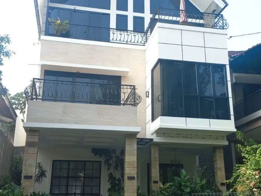 Dijual Rumah Mewah Siap Huni Dengan Private Pool di Sentul City