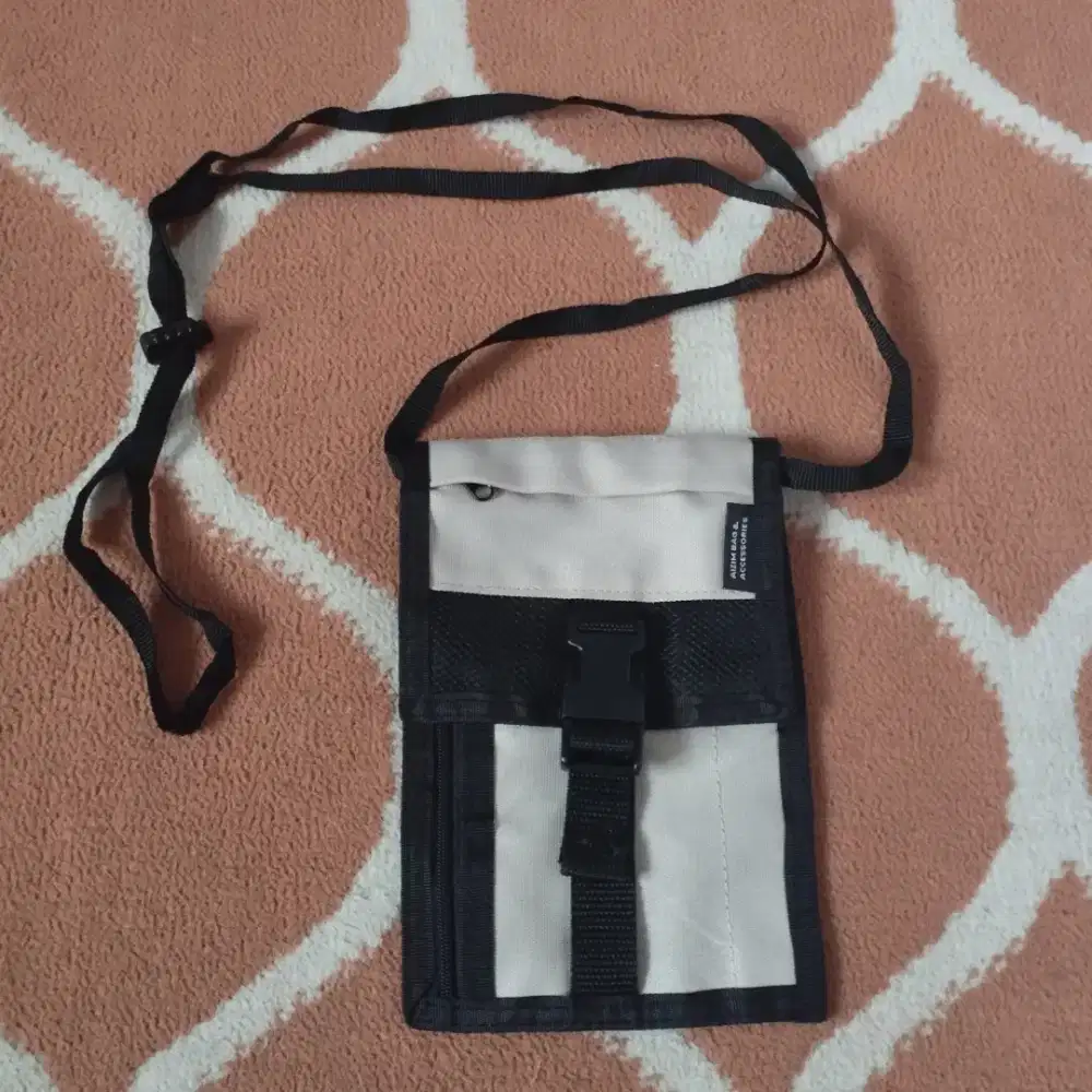 Tas Hitam Aiz1m