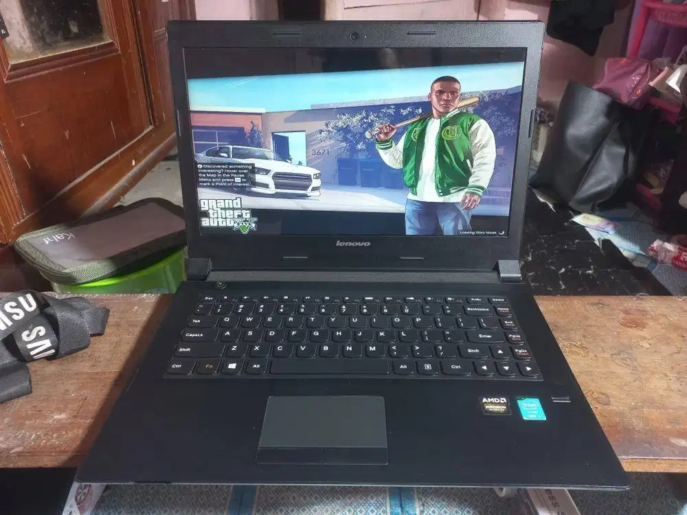 LENOVO B40 INTEL i3 DUALVGA RAM 8 GB SSD+HDD FULLGAMING