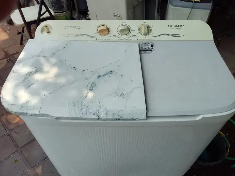 Dijual mesin cuci tutup penyucinya bukan ori ya berat 8.5 kilo normal