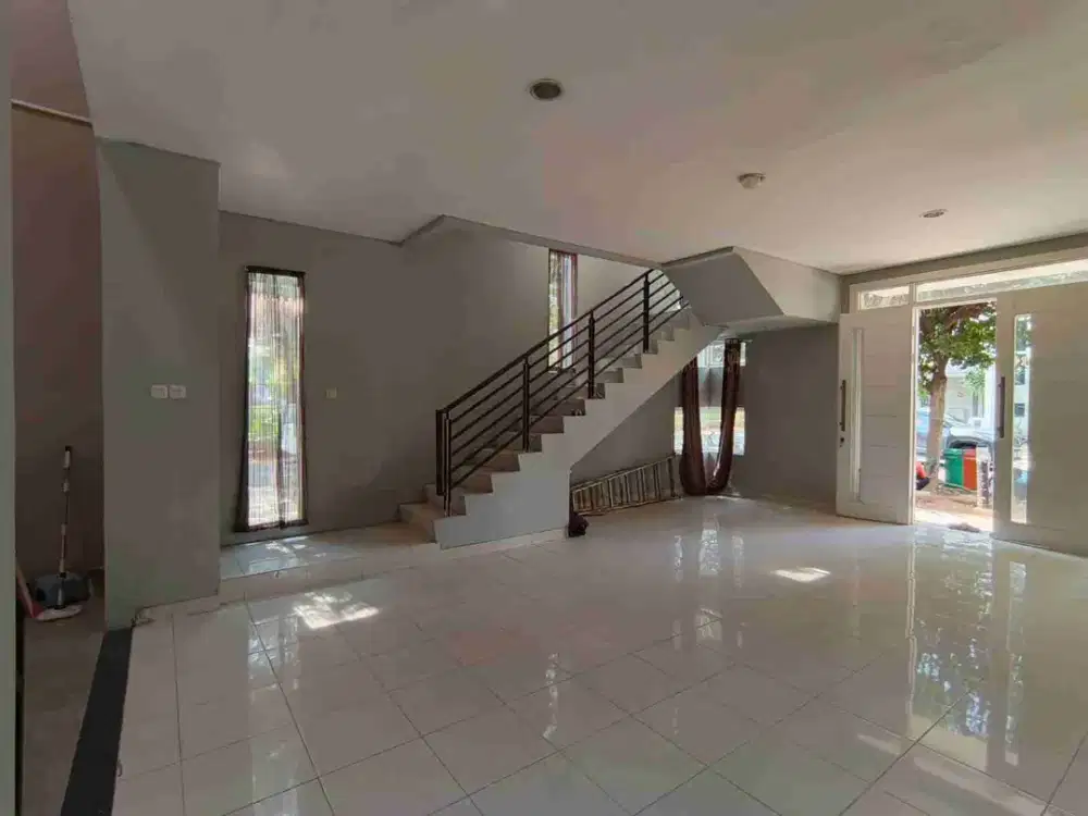 dijual dan disewa rumah 2 lantai di cluster palm summarecon bekasi