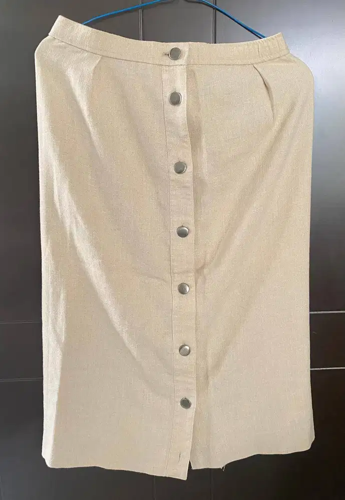 ROK BAWAH CREAM – SIZE S – PRELOVED