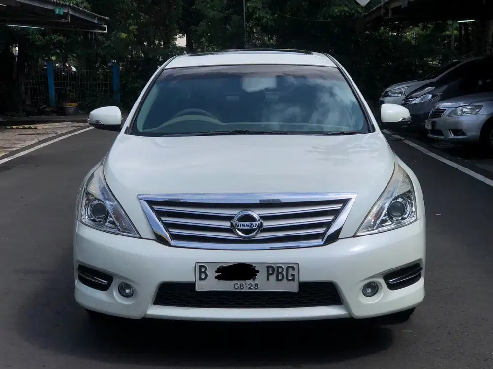 NISSAN TEANA XV AT PUTIH 2013