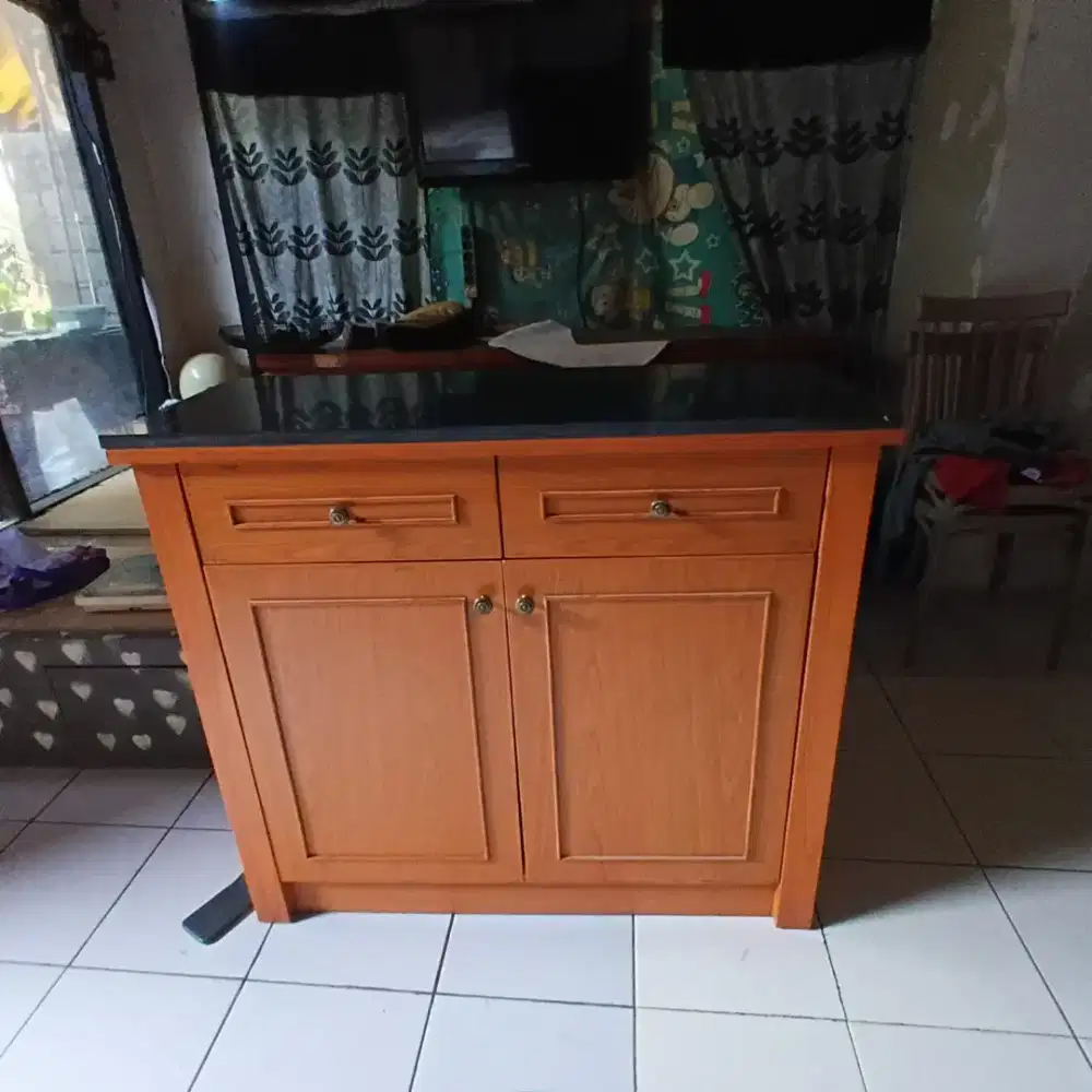 Buffet kayu jati muda