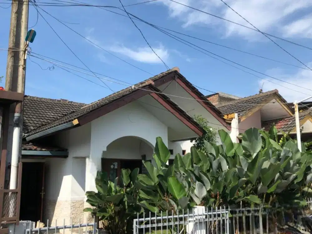 dijual rumah minimalis siap huni di dalam komplek antapani kawasan strategis di bandung