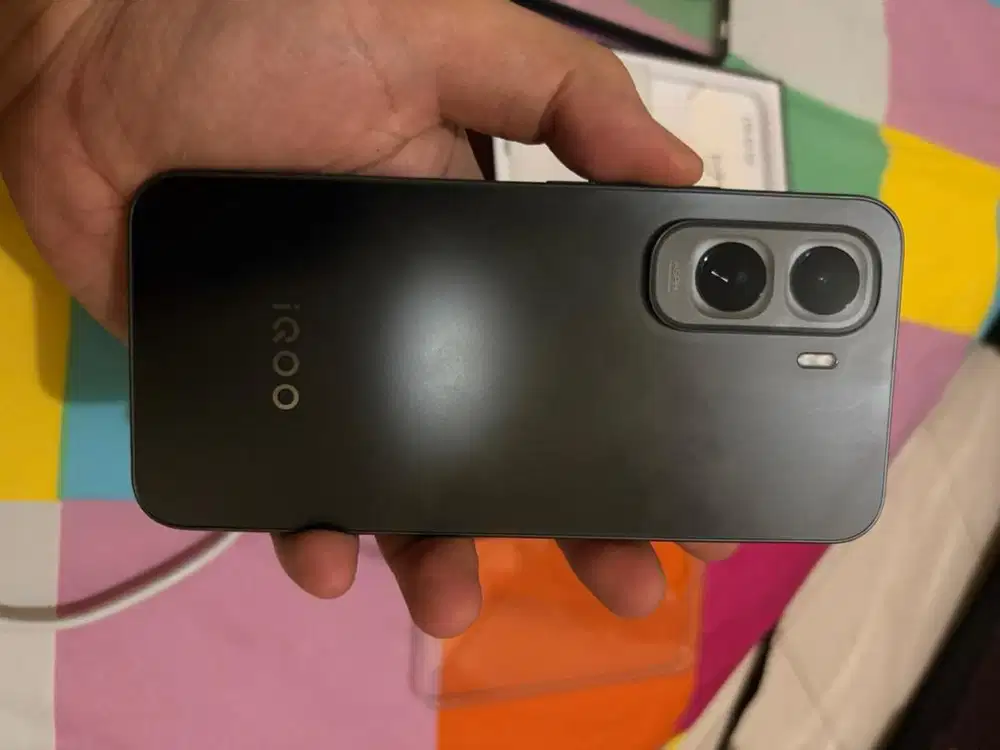 iqoo z11 8/256 garansi 2 tahun