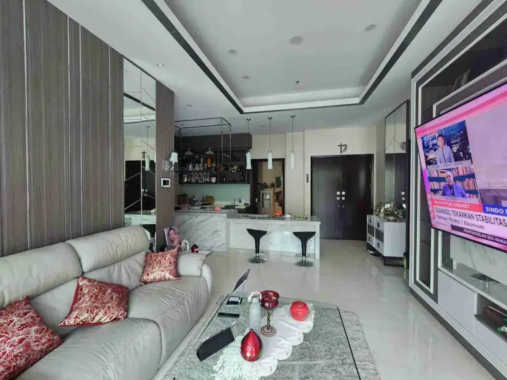 Kesempatan Langka untuk mendapatkan Unit Apartemen seperti ini, dari model keseluruhan yang ada, cuma 4 unit yang premium. 3+1 BR, Mewah, Fully Furnished, Siap Huni di Apt Kensington Kelapa Gading.
