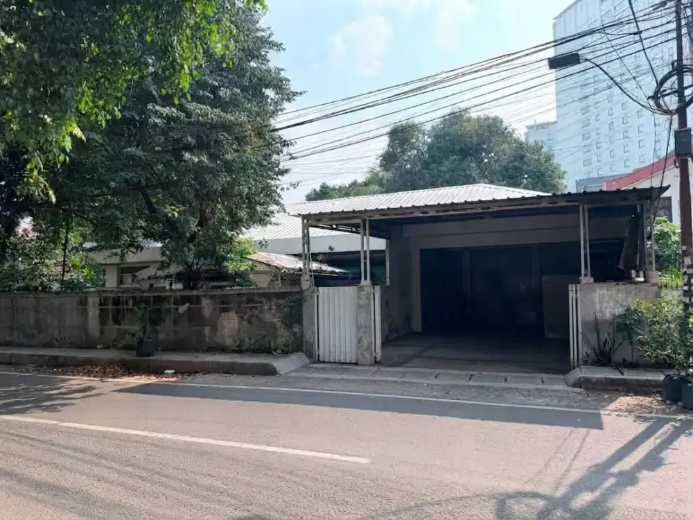 dijual rumah tua hoek lokasi sangat cocok untuk usaha di jakpus