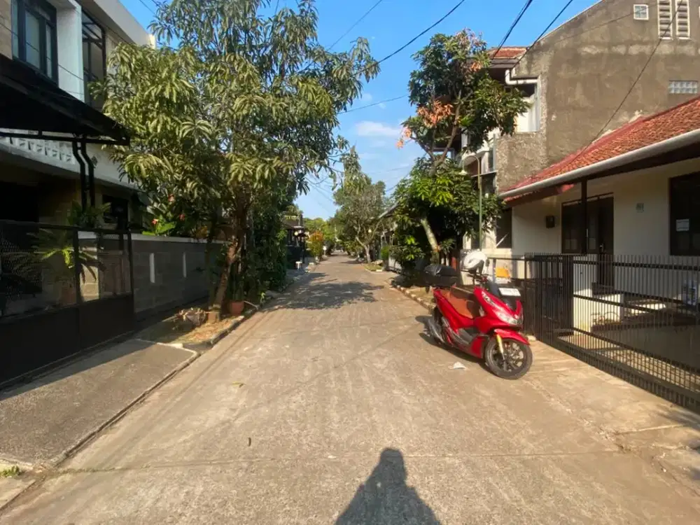 Rumah Lama Komplek Arcamanik Endah Perluasan dekat Ke Antapani Bandung