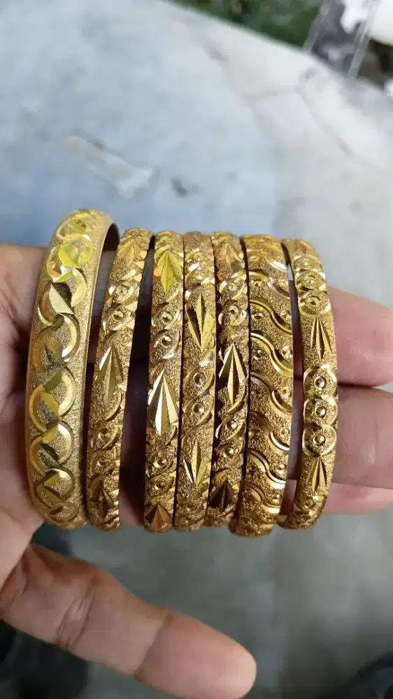 Perhiasan gelang