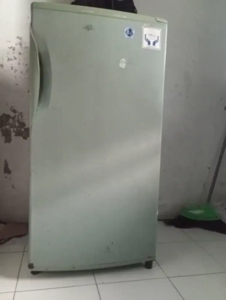 Kulkas 1 pintu merk Mitsubishi