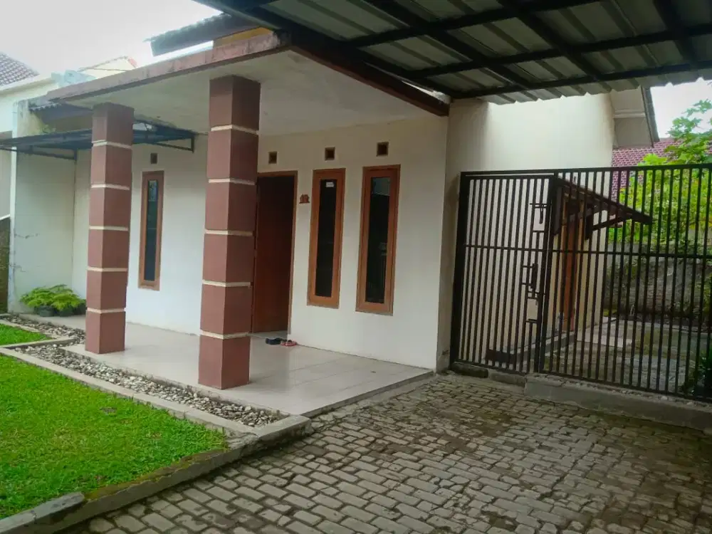 disewakan rumah luas murah di dalam komplek cipamokolan soekarno hatta kota bandung
