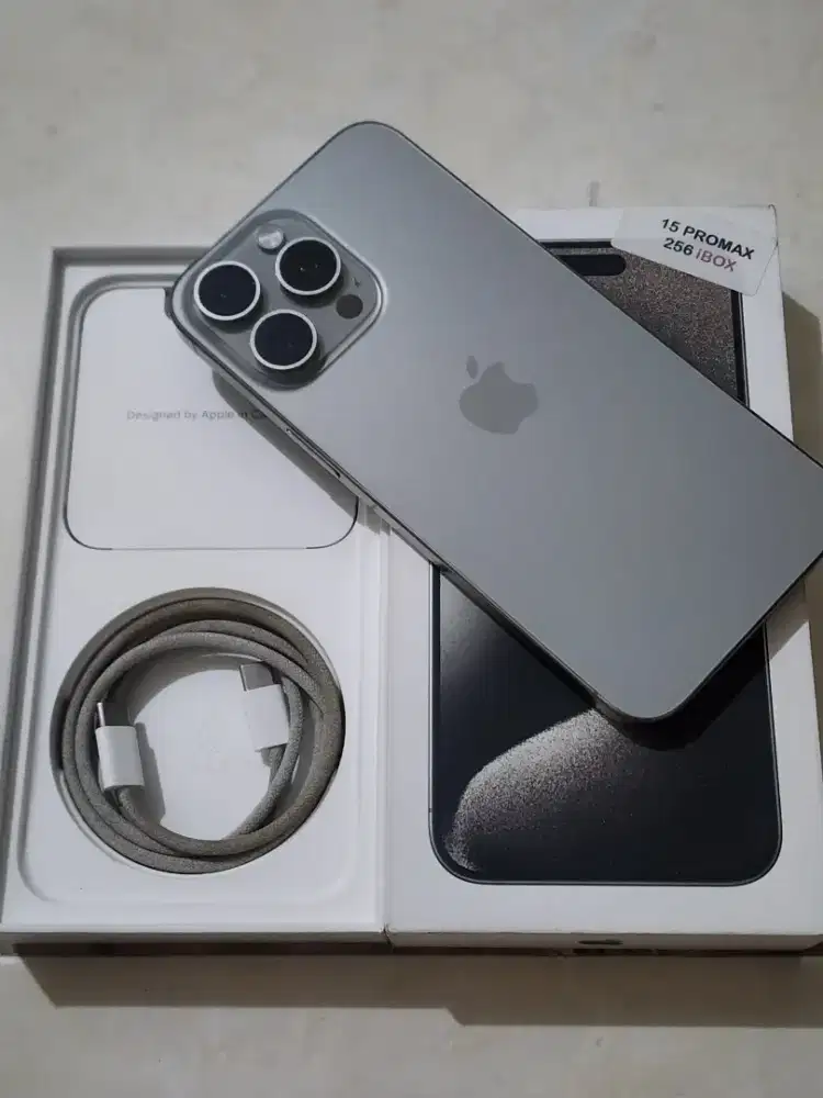 I Phone 15 Pro Max 256Gb IBOX, warna Natural, 99,9% Sempurna (BH: 82%)