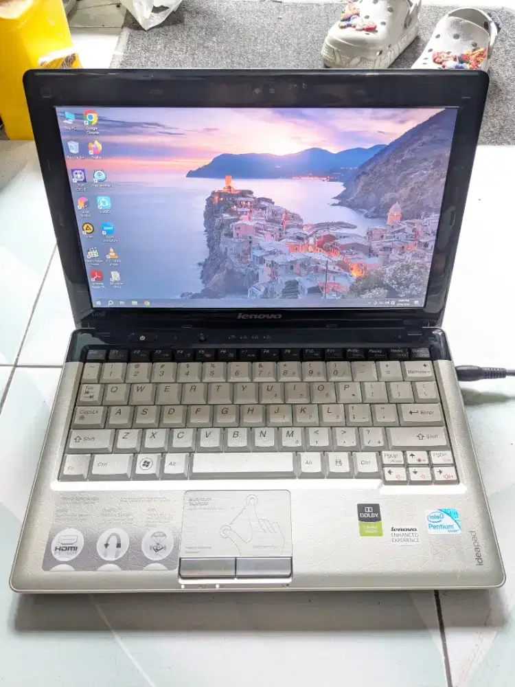 Laptop Lenovo Ideapad U150 Ram 4 Minus Batre Sambil Cas Lainnya Aman