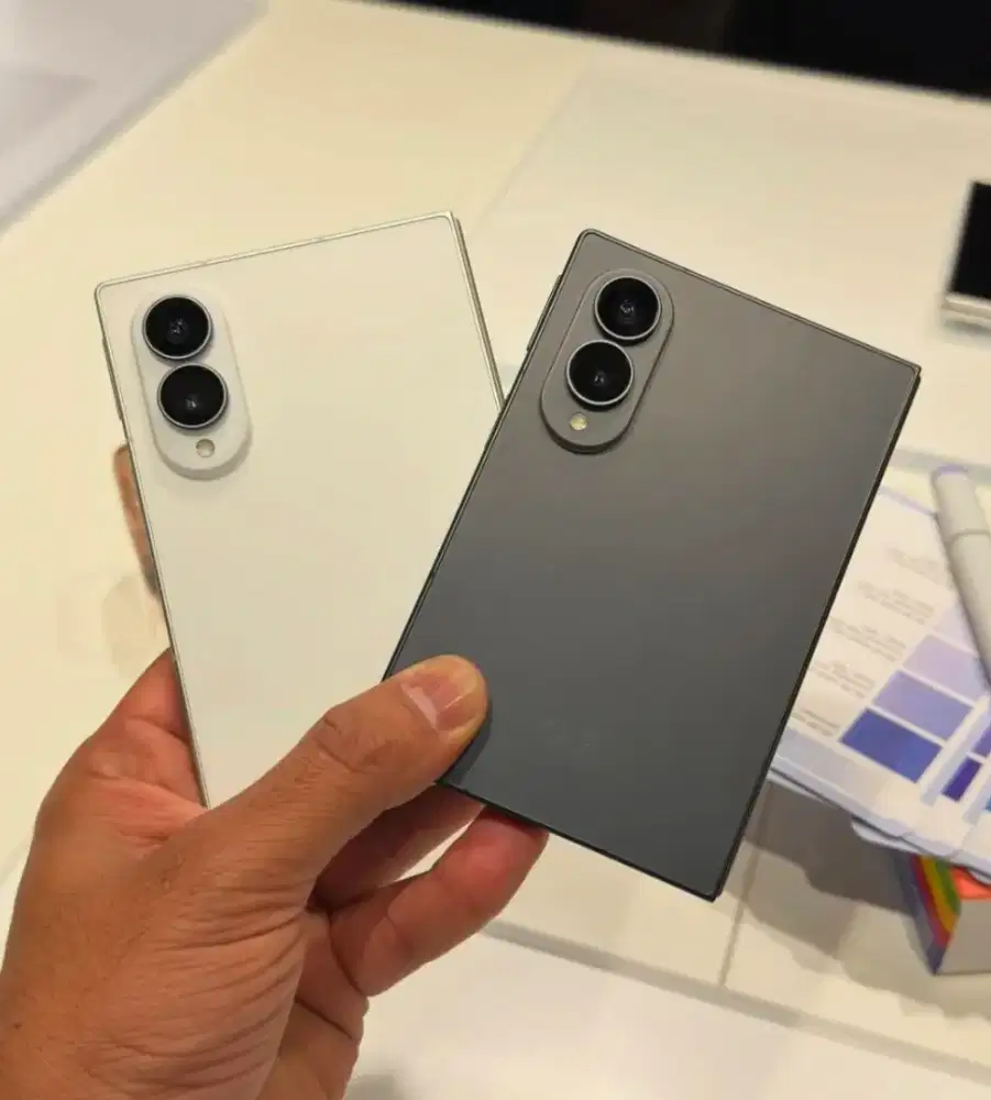 SAMSUNG Z FOLD 8