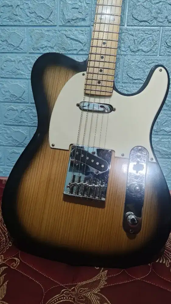 Gitar Fender Telecaster mulus siap konser tt/bt Hp mangga masuk dulu