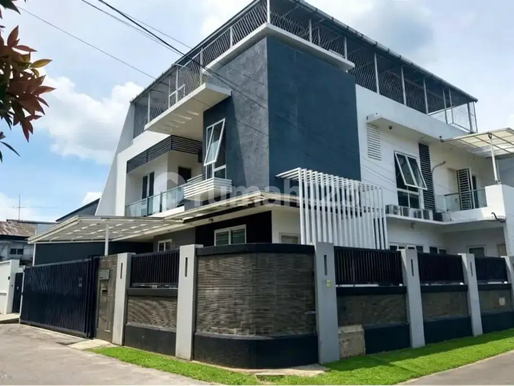 Di Jual Rumah Hoek Muara Karang Blok 5
