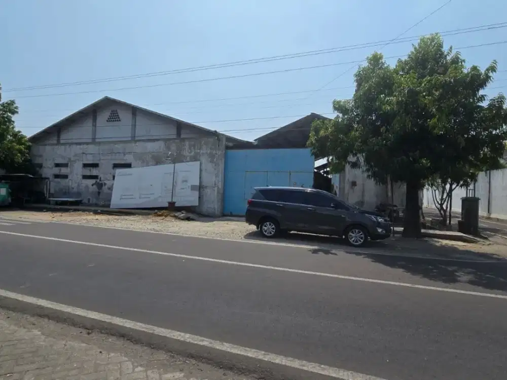 Gudang Strategis di Pusat Kota Sragen