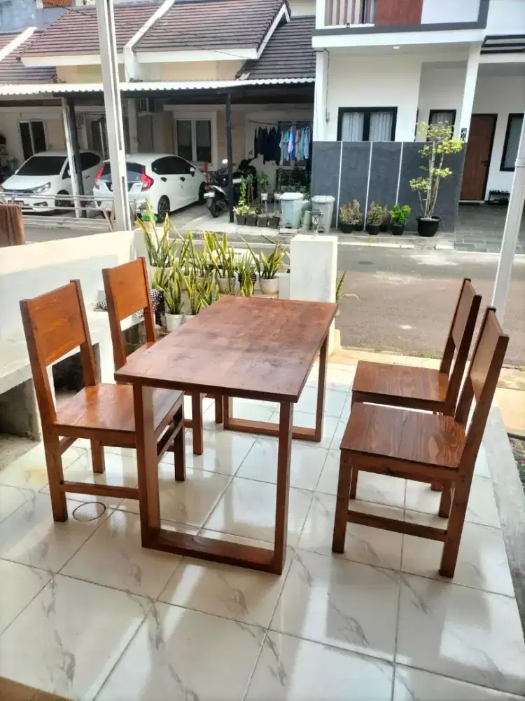 Dijual cepat set meja makan + 4 kursi murah kokoh kuat