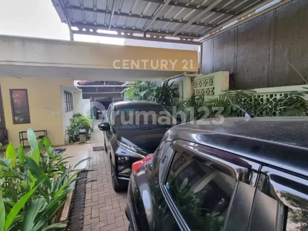 Dijual Rumah Luas Nyaman dan Asri di Cilandak Jakarta Selatan