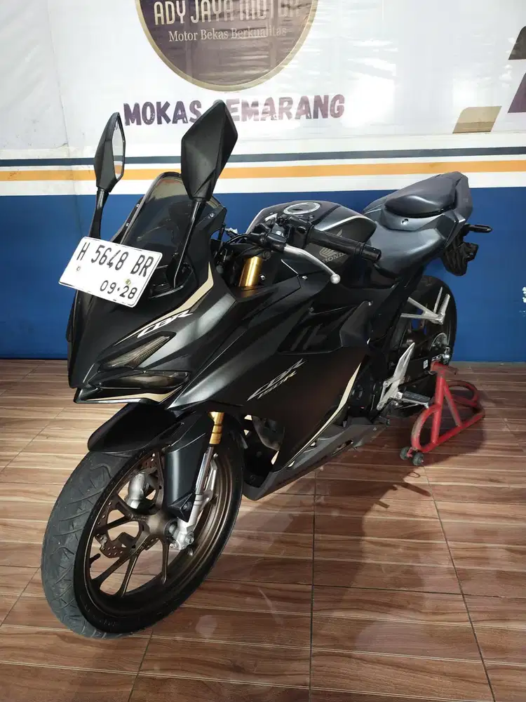 HONDA CBR 150R 2023