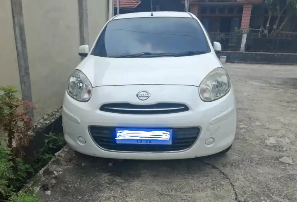 Nissan March 2013