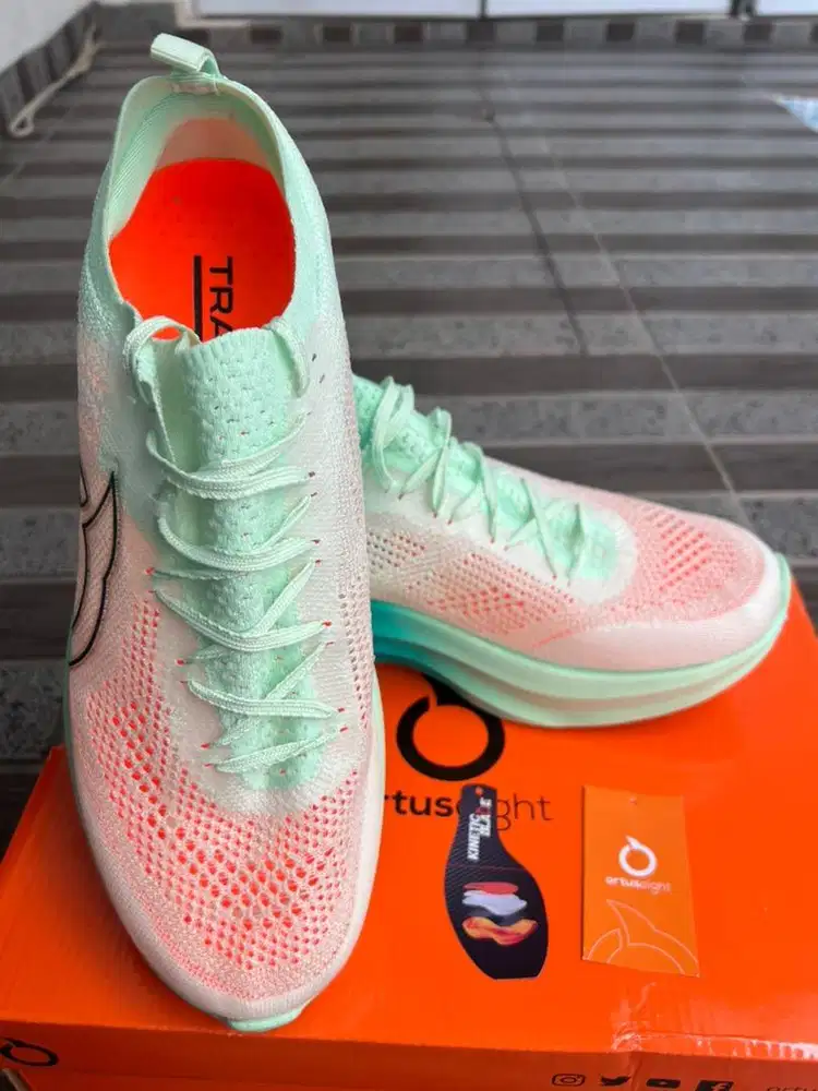 Sepatu Running Ortuseight Hypersonic 2.1