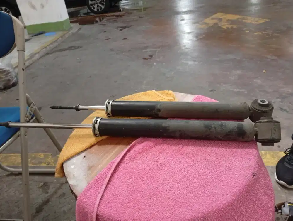 Shockbreaker belakang xpander