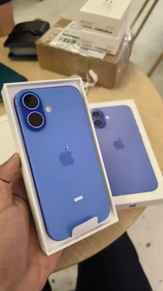 Iphone 16 garansi resmi ibox free adaptor