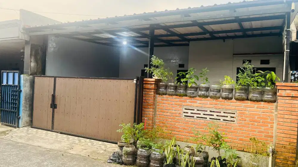 Rumah Nyaman Dekat Jalan Raya Bogor