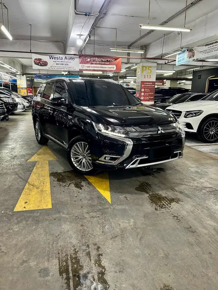 Mitsubishi Outlander PHEV Ultimate 4x4 2019 HV Like New 2020