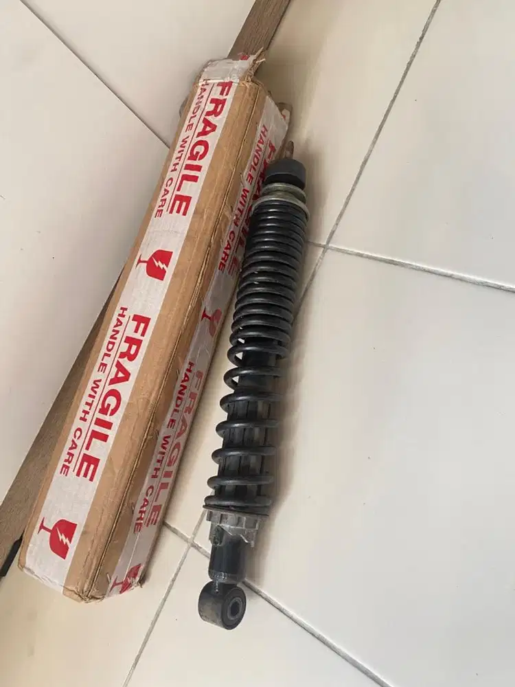 Scokbaker belakang original vespa matic