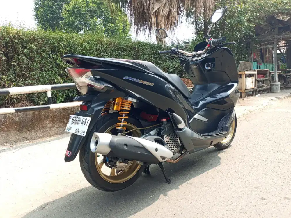 Honda PCX tahun 2018 cakep siap pakai