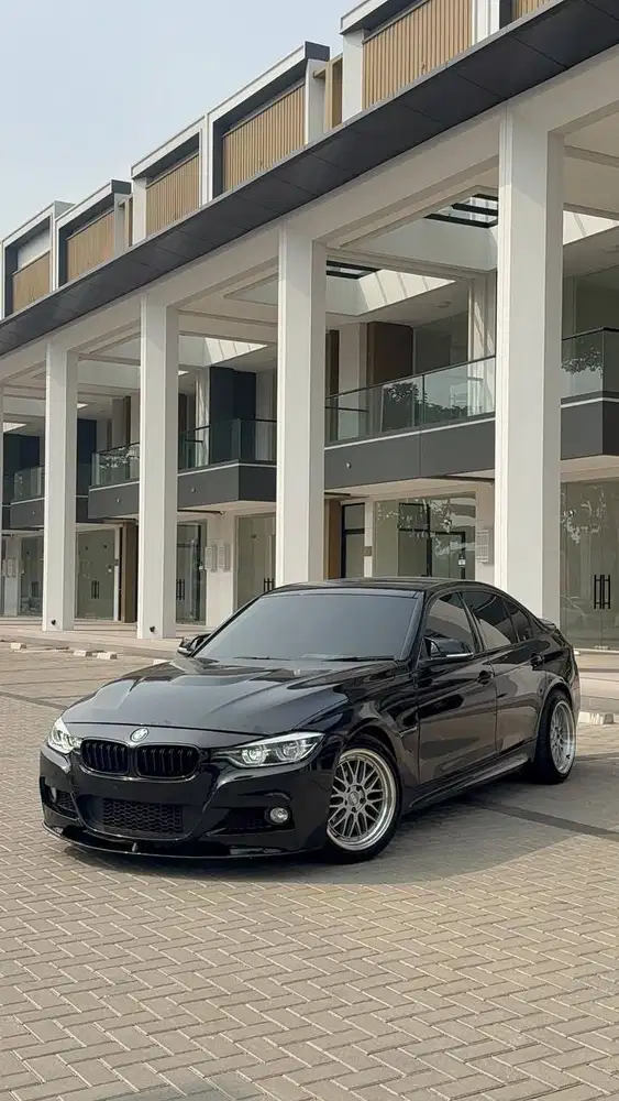 BMW F30 320i Sport LCI B48 2018 black hitam bu bmw 320i m3 2017/2019